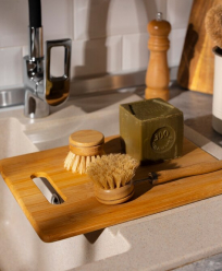 Professional cleaning experts providing quality cleaning services